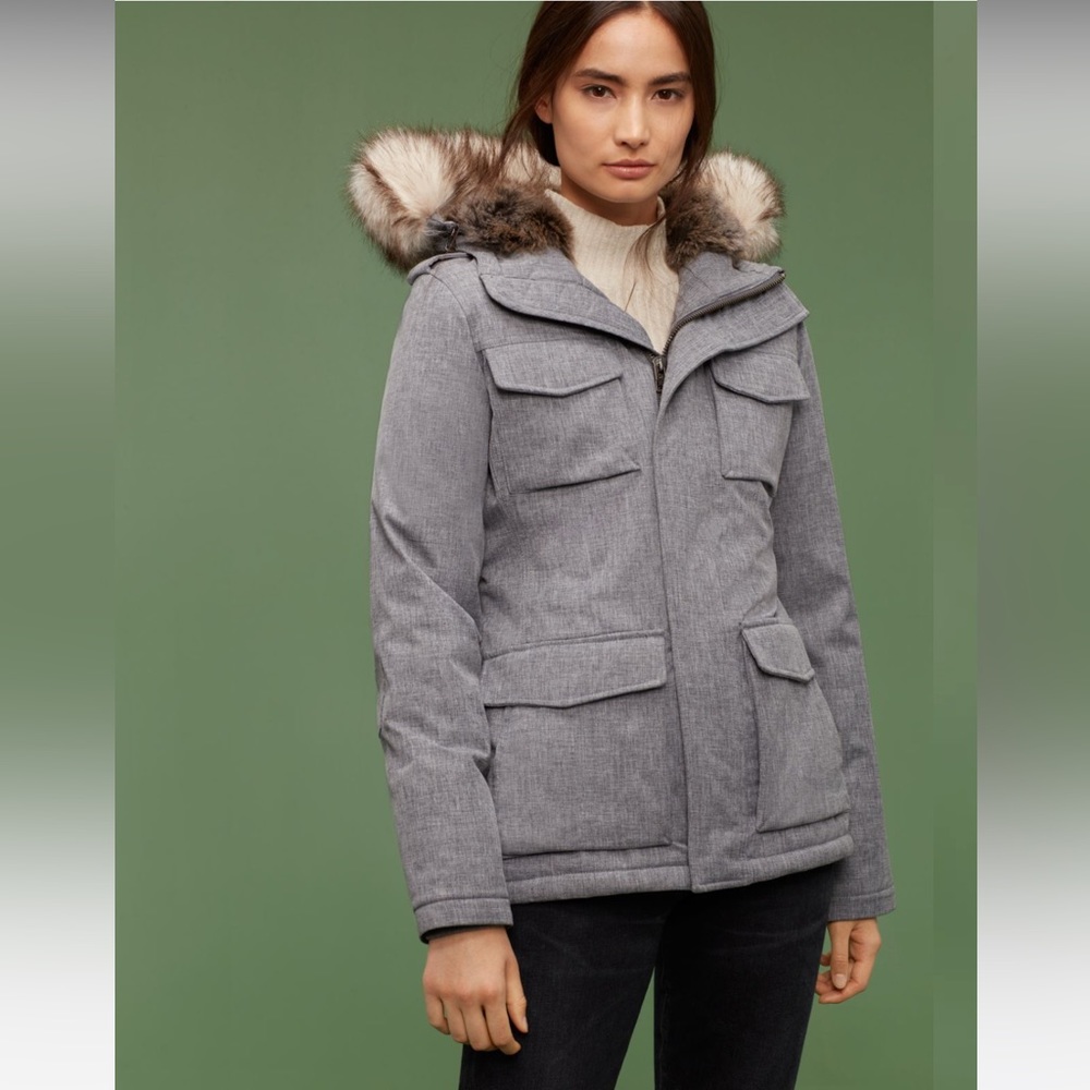 TNA Niseko Parka in Silvertip size M